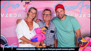 Cliquez pour téléchargez cette photo Téléchargez cette photo