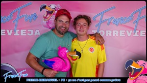 Cliquez pour téléchargez cette photo Téléchargez cette photo