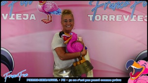 Cliquez pour téléchargez cette photo Téléchargez cette photo