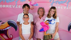 Cliquez pour téléchargez cette photo Téléchargez cette photo