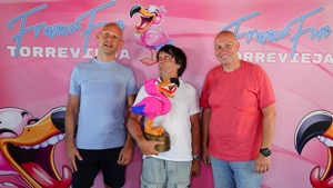 Cliquez pour téléchargez cette photo Téléchargez cette photo