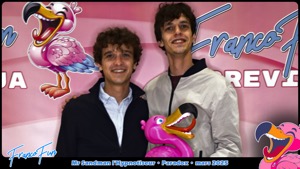 Cliquez pour téléchargez cette photo Téléchargez cette photo
