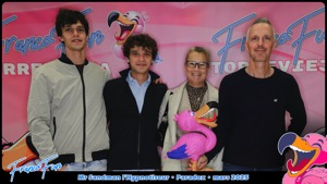 Cliquez pour téléchargez cette photo Téléchargez cette photo
